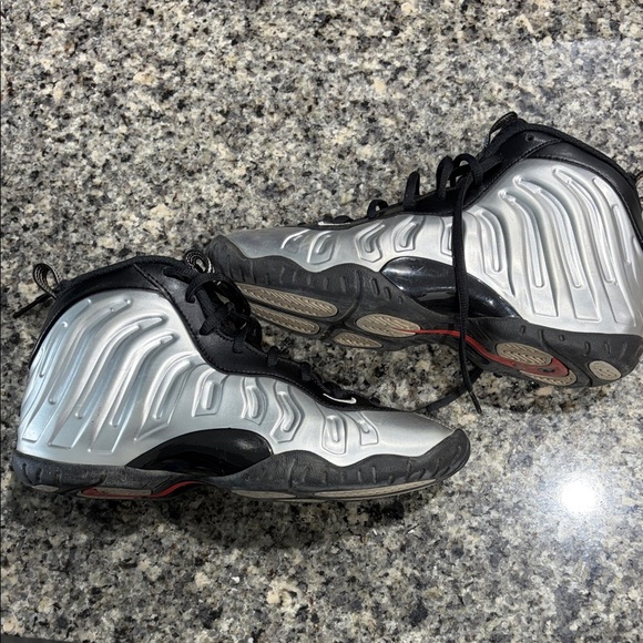 Nike Kids Sneakers Black Silver - Picture 9 of 13